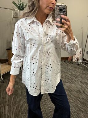 NWT Zara White Eyelet Button-Front Shirt